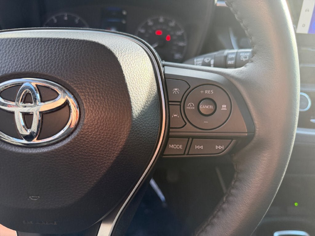 Used 2024 Toyota Corolla Cross LE w/ Moonroof Package AWD/4WD image 16