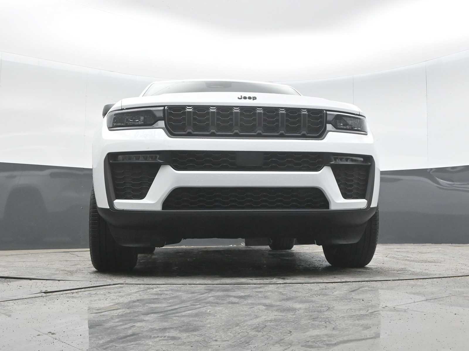 Used 2026 Jeep Grand Cherokee Limited w/ Limited Altitude Package AWD/4WD image 27