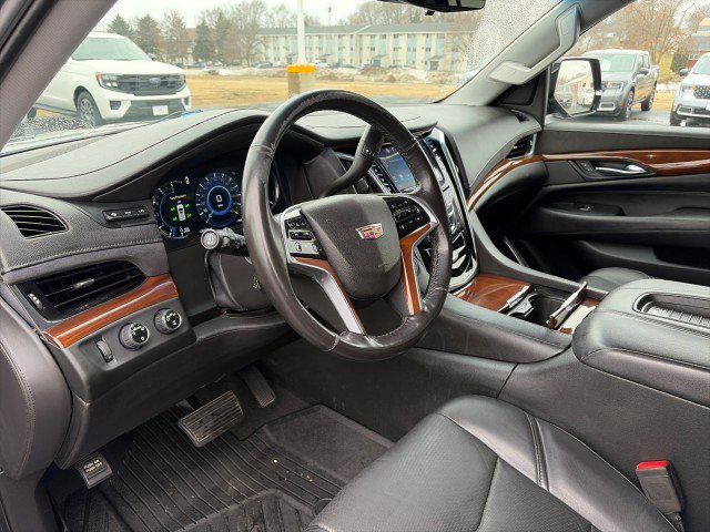 Used 2019 Cadillac Escalade Luxury AWD/4WD image 11