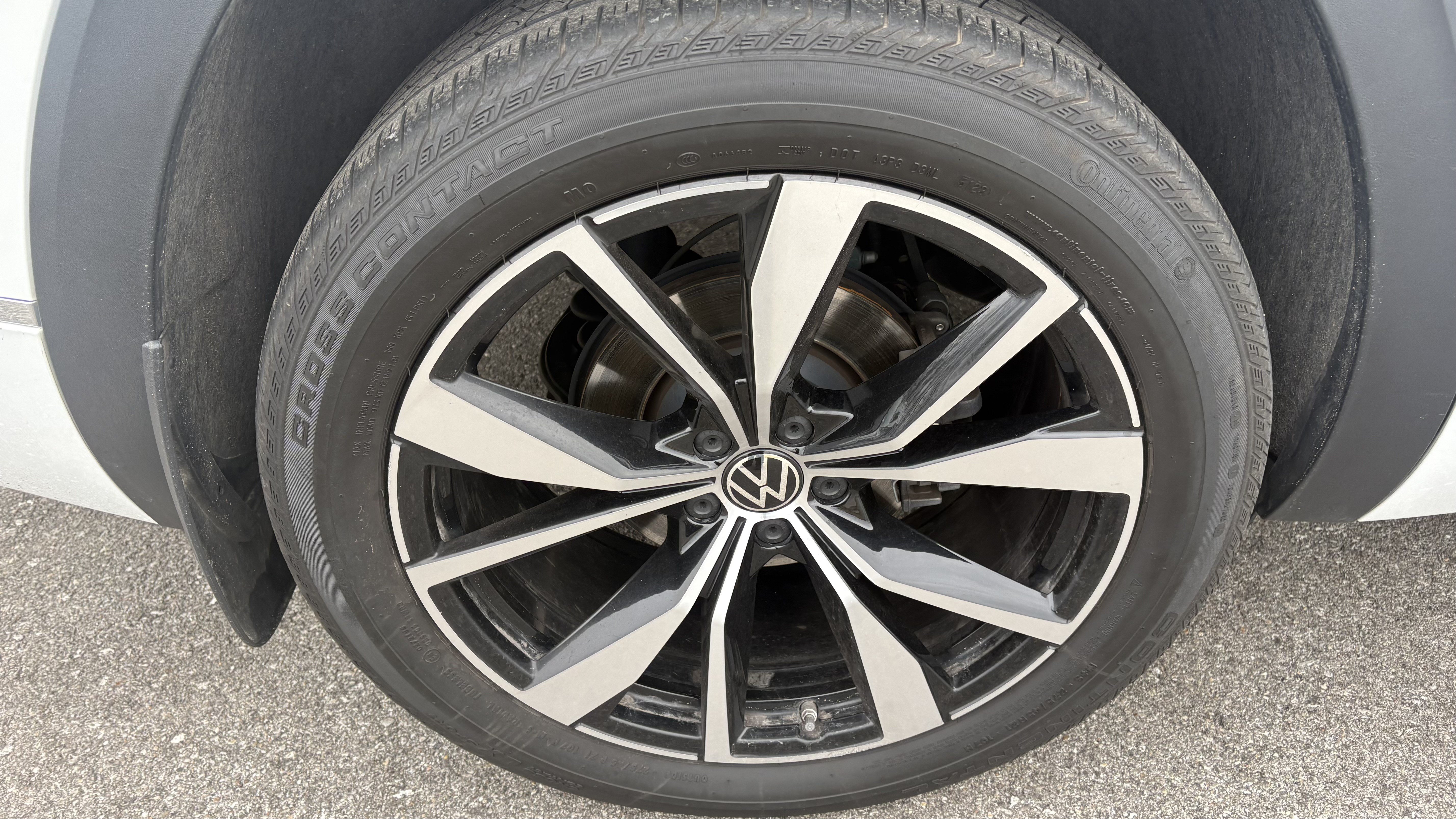 Used 2024 Volkswagen Atlas SEL Premium R-Line AWD/4WD image 46