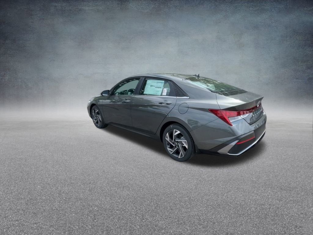New 2025 Hyundai Elantra Limited image 16