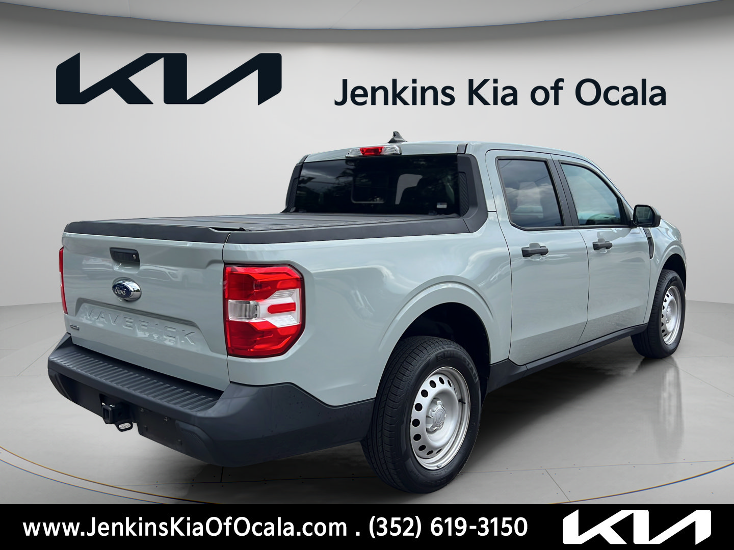 Used 2022 Ford Maverick XL FWD image 3
