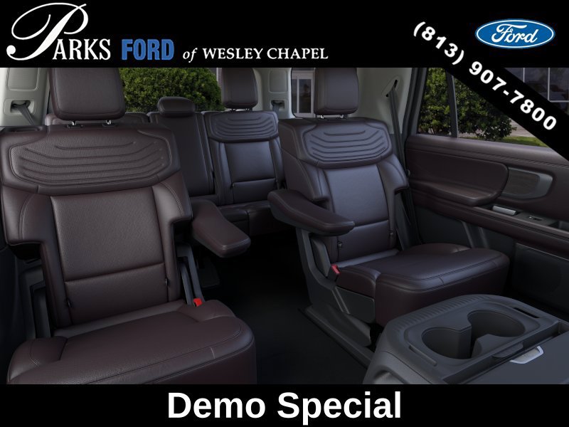 New 2026 Ford Expedition Platinum w/ Platinum Ultimate Package AWD/4WD image 11