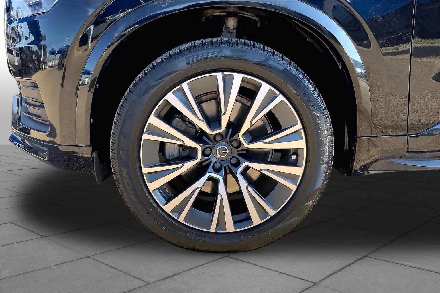 Used 2020 Volvo XC90 T5 Momentum w/ Protection Package Premier FWD image 11