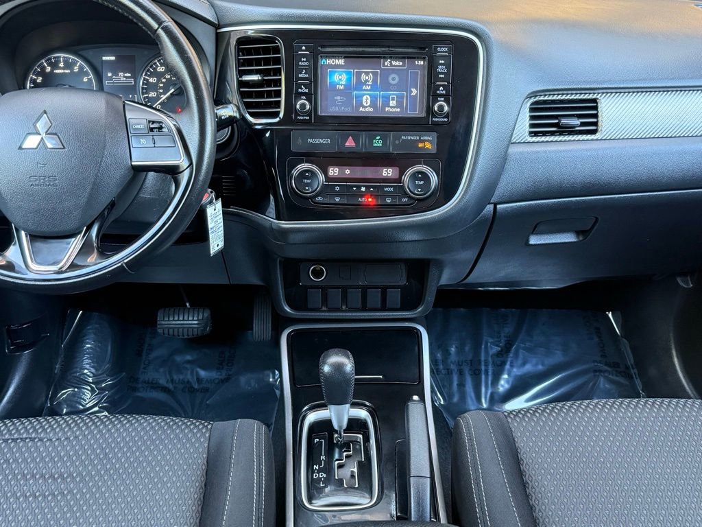 Used 2017 Mitsubishi Outlander ES AWD/4WD image 26