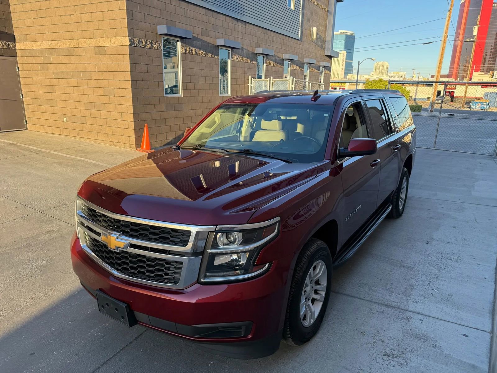 Used 2018 Chevrolet Suburban LT RWD image 10