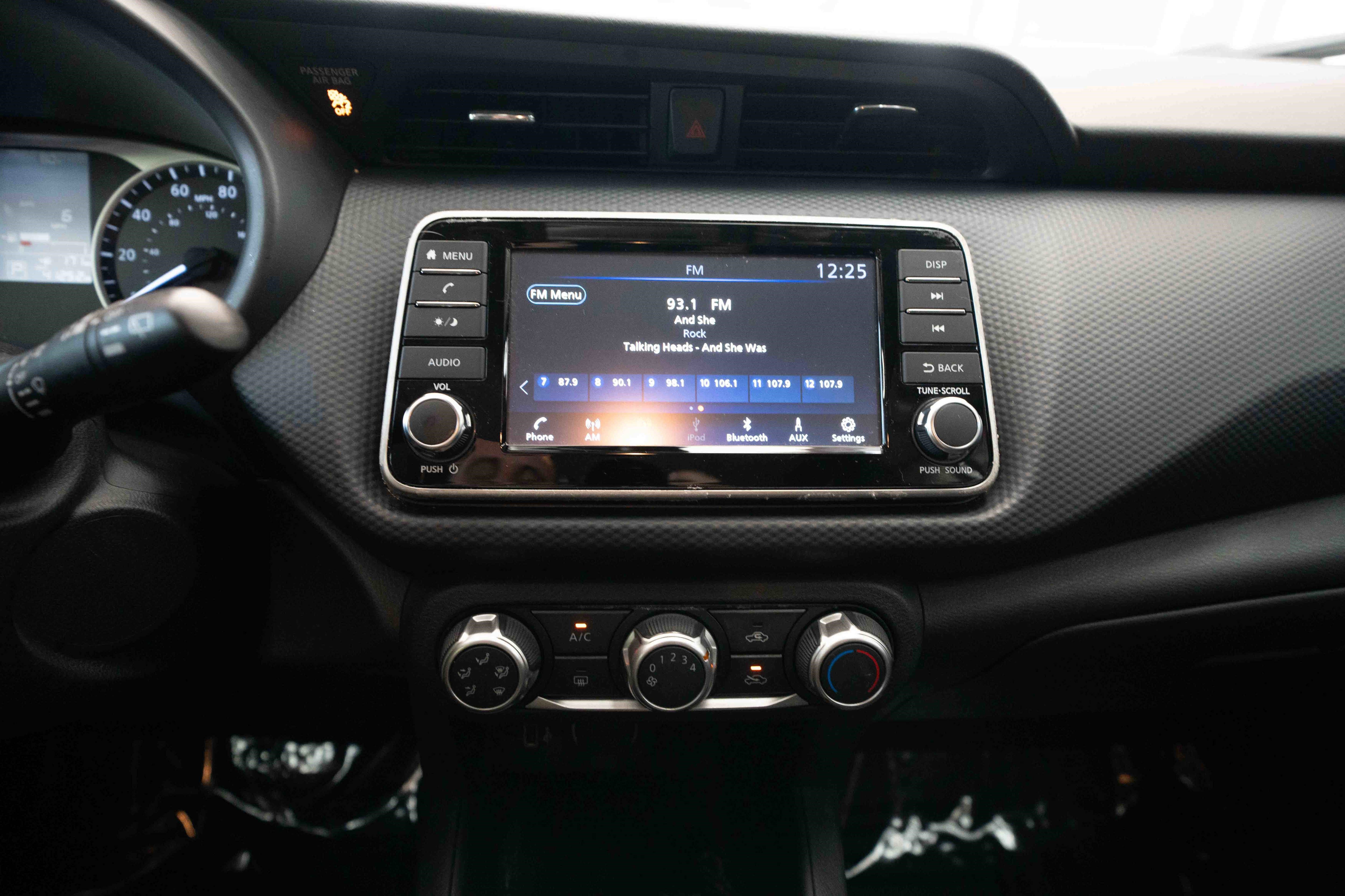 Used 2023 Nissan Kicks S image 17