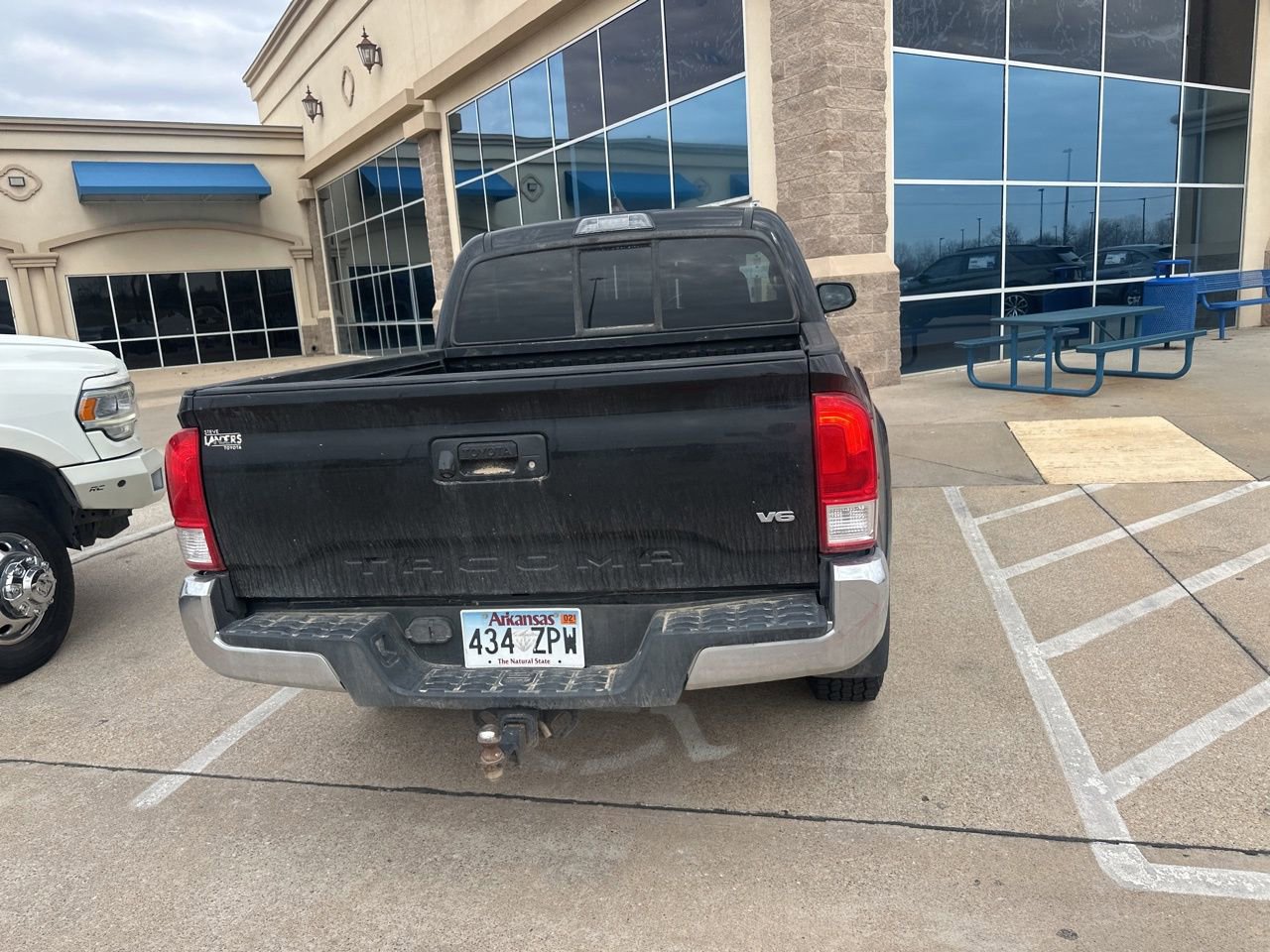 Used 2017 Toyota Tacoma SR5 image 8