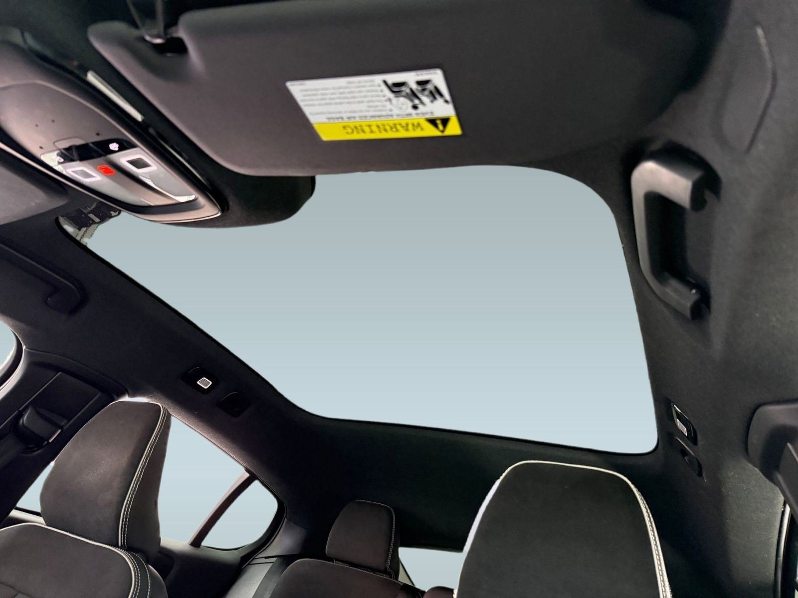 Used 2023 Volvo C40 P8 Recharge Ultimate image 14