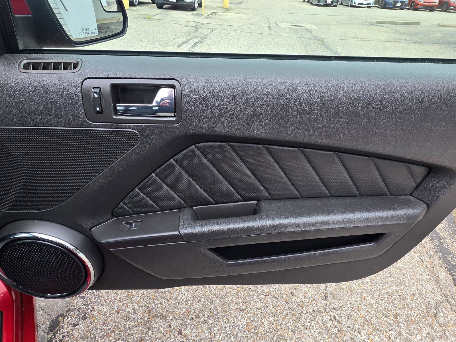 Used 2013 Ford Mustang Premium RWD image 21