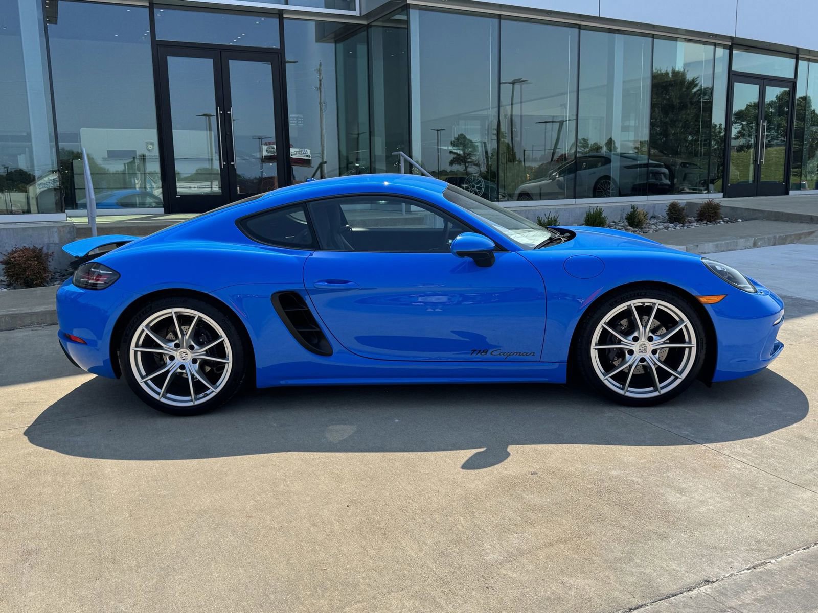 Certified 2025 Porsche 718 Cayman image 8