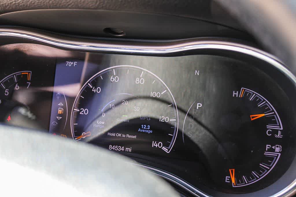Used 2014 Jeep Grand Cherokee Limited w/ Luxury Group II AWD/4WD image 22