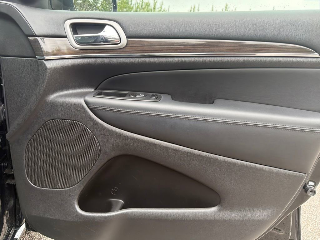 Used 2018 Jeep Grand Cherokee Overland w/ Trailer Tow Group IV image 37