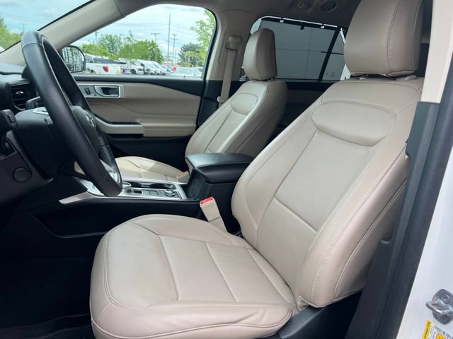 Used 2023 Ford Explorer Limited w/ Equipment Group 301A AWD/4WD image 22