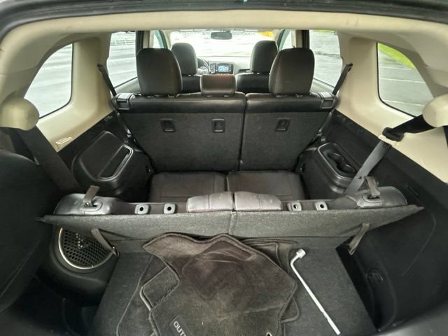 Used 2016 Mitsubishi Outlander GT AWD/4WD image 35