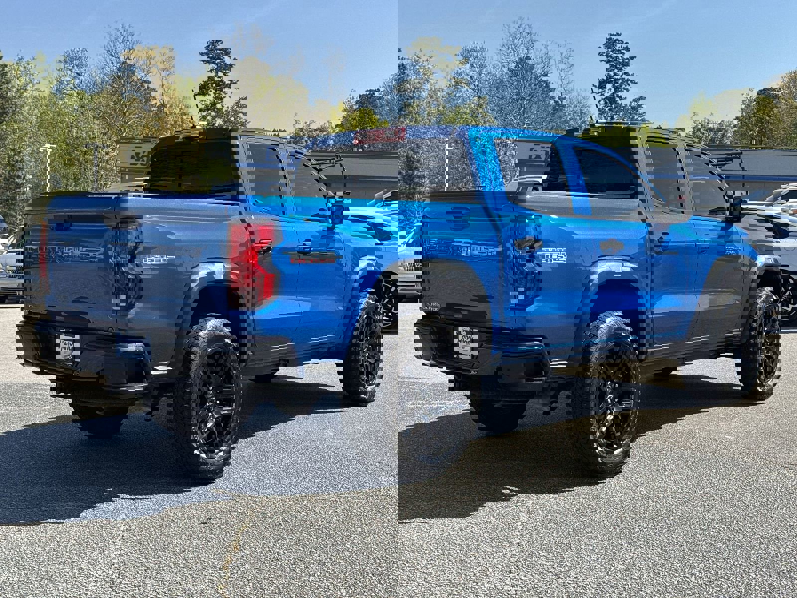 Used 2024 Chevrolet Colorado Trail Boss w/ Advanced Trailering Package image 10