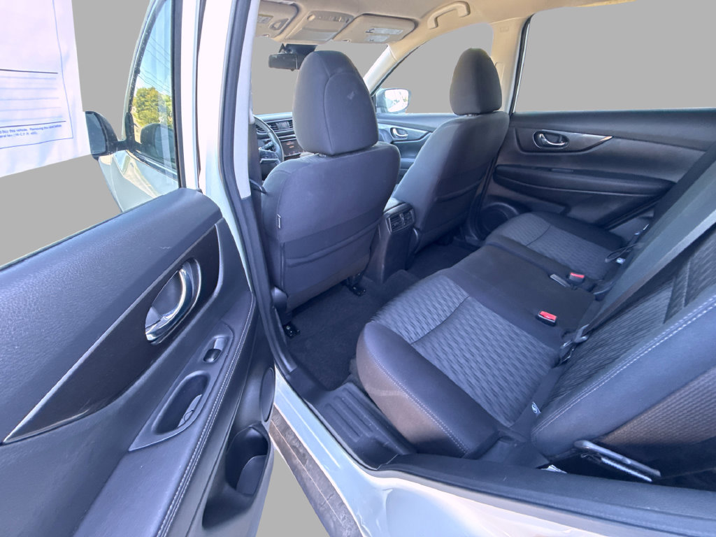 Used 2020 Nissan Rogue SV AWD/4WD image 13