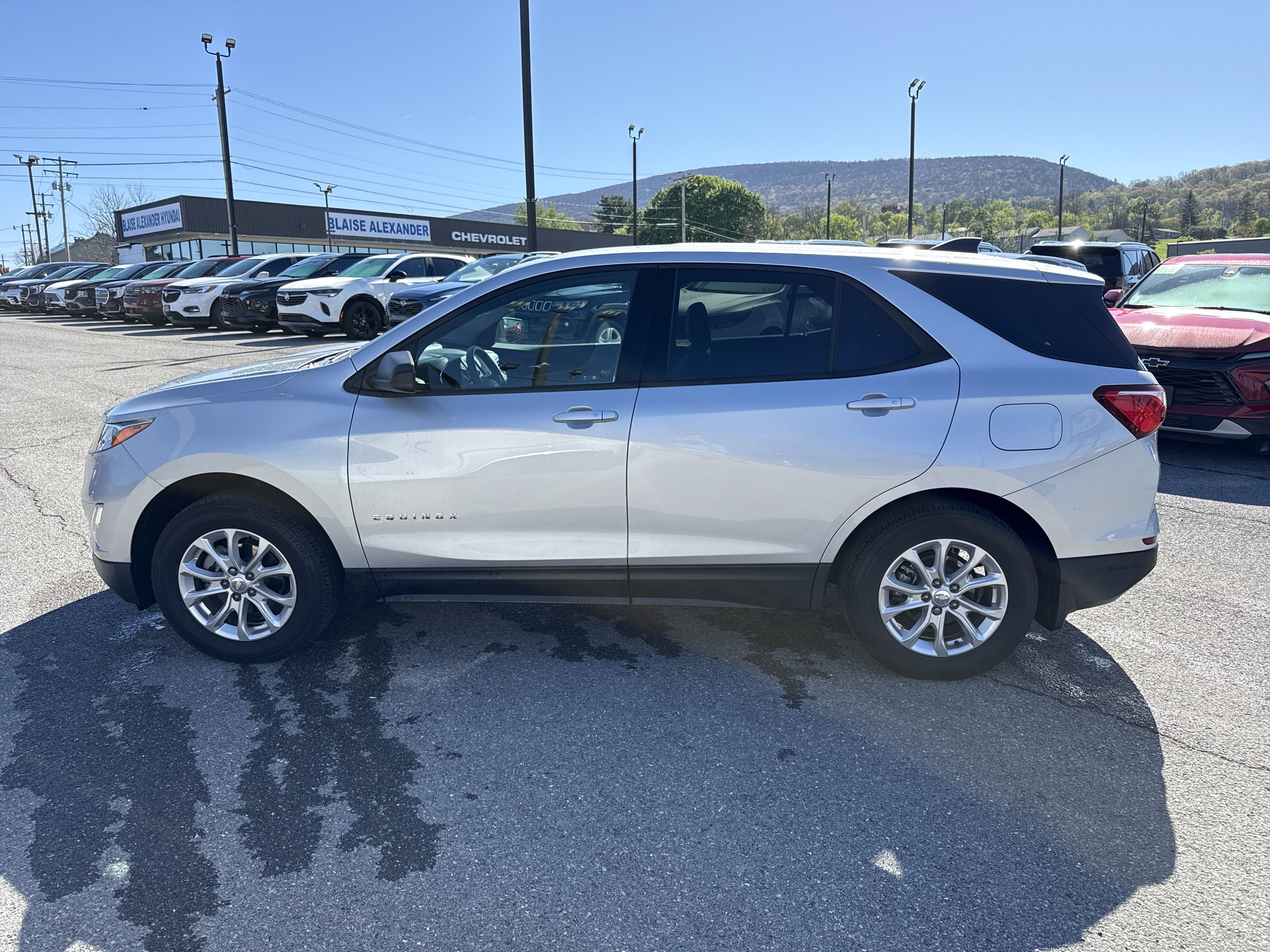 Used 2019 Chevrolet Equinox LS w/ LS Convenience Package AWD/4WD image 7