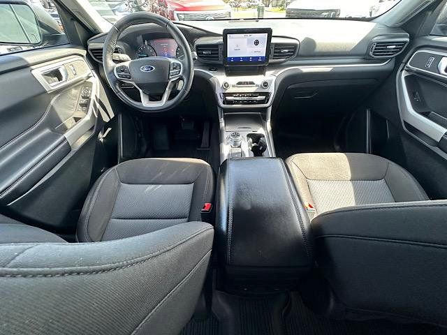 Used 2022 Ford Explorer XLT image 16