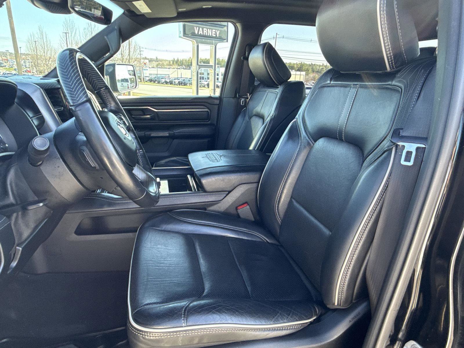Used 2020 RAM 1500 Limited w/ Black Appearance Package AWD/4WD image 14