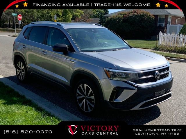 Used 2023 Volkswagen Taos SE image 3