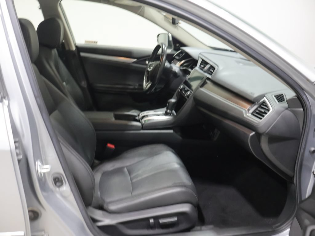 Used 2018 Honda Civic Touring image 22