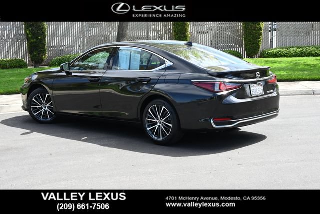 Used 2025 Lexus ES 300h w/ Premium Package FWD image 4