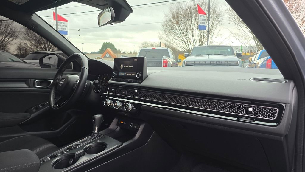 Used 2023 Honda Civic Sport image 12