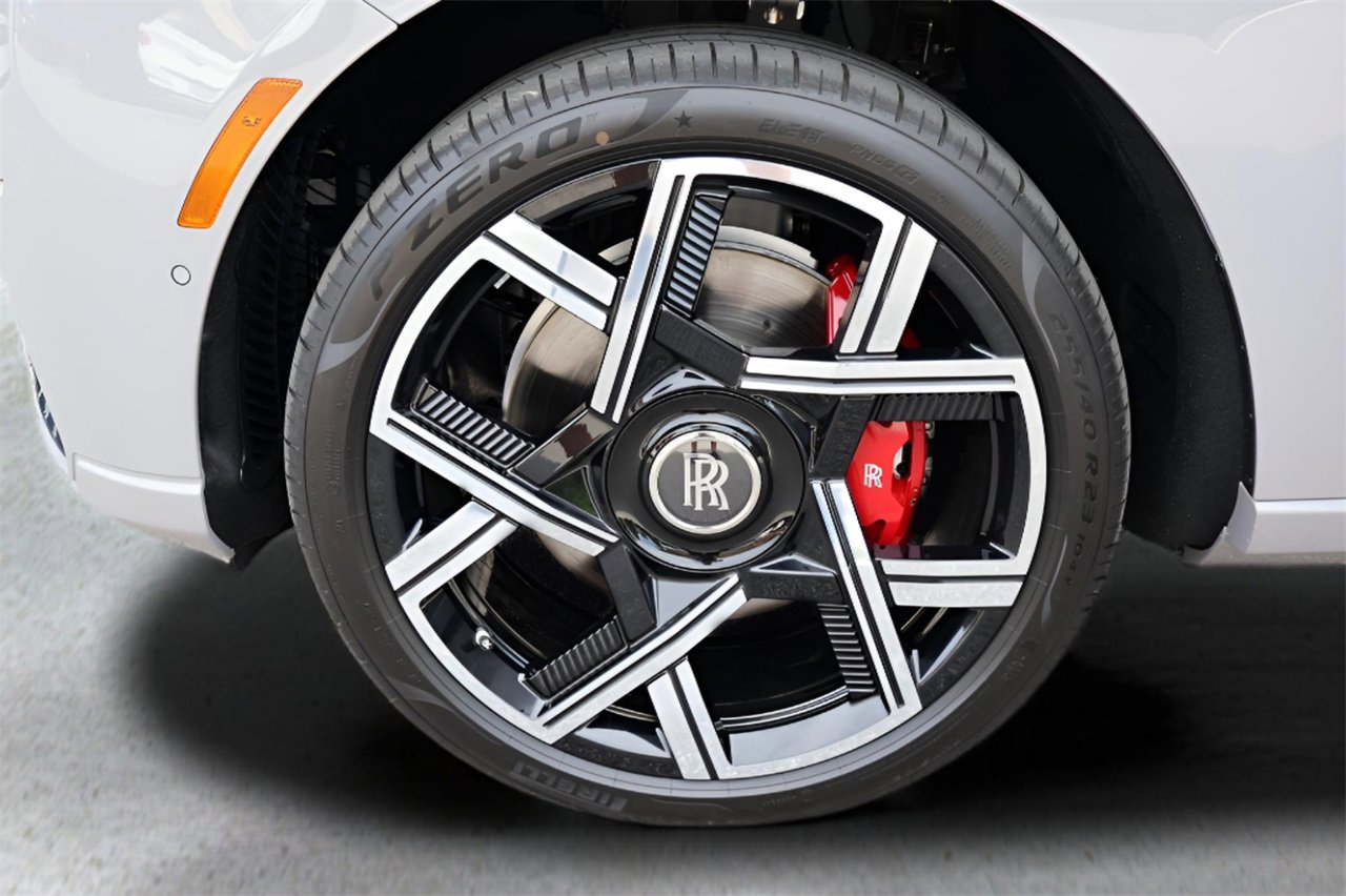 New 2026 Rolls-Royce Cullinan Black Badge image 11
