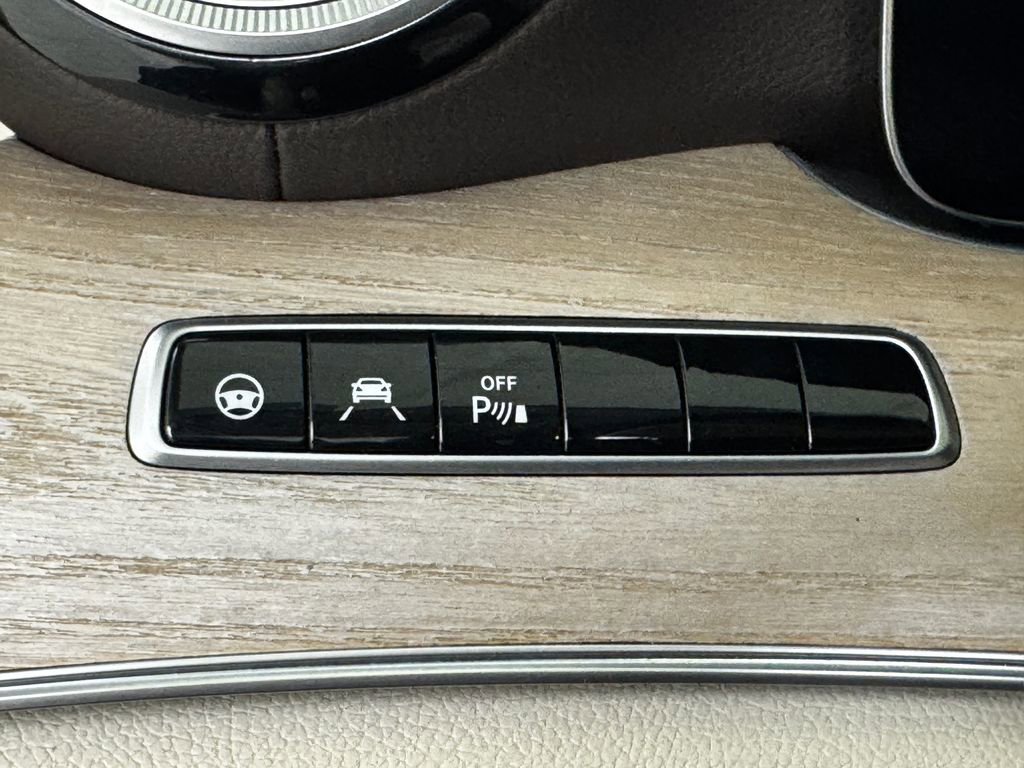 Used 2019 Mercedes-Benz E 450 4MATIC Cabriolet image 39