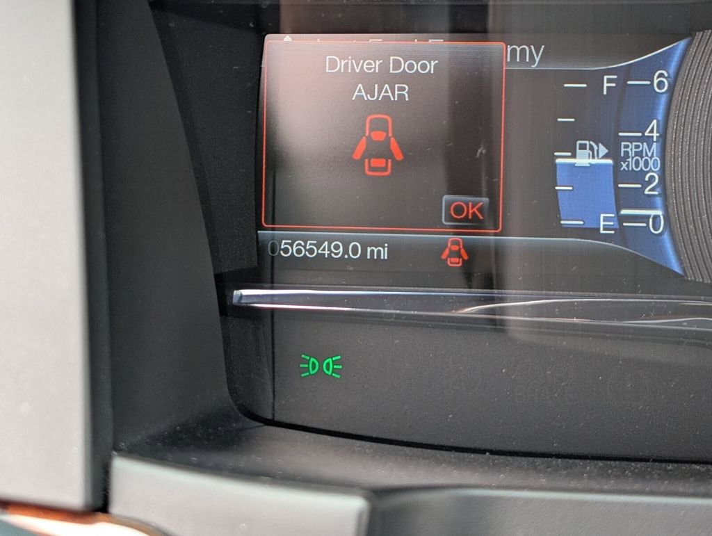 Used 2015 Lincoln MKS AWD w/ Equipment Group 201A image 27