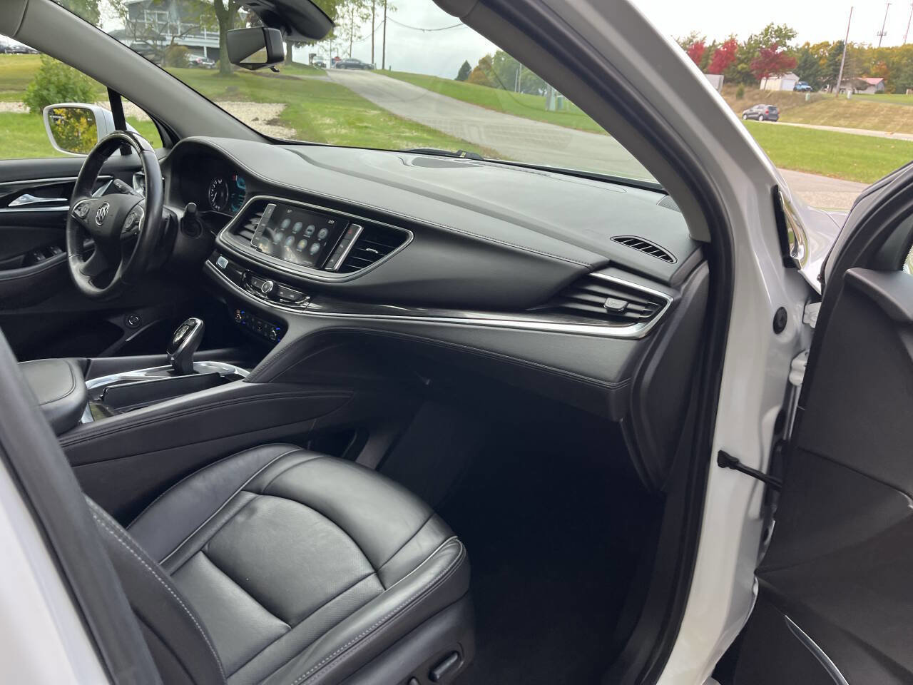 Used 2019 Buick Enclave Avenir w/ Avenir Technology Package image 33