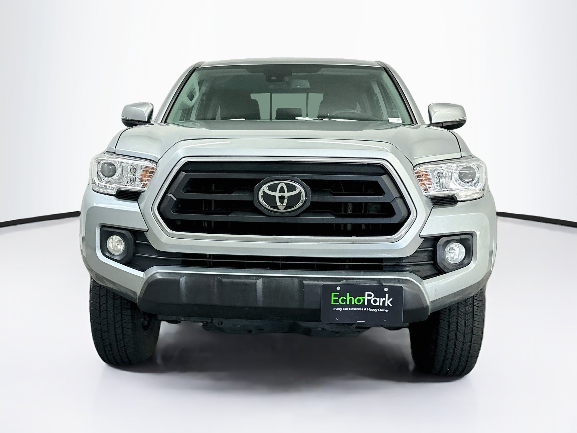Used 2023 Toyota Tacoma SR5 AWD/4WD image 2
