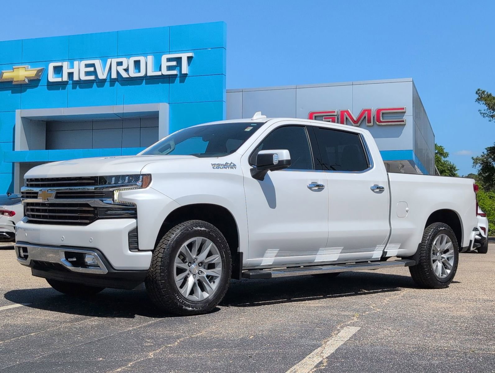 Used 2021 Chevrolet Silverado 1500 High Country w/ Technology Package image 1