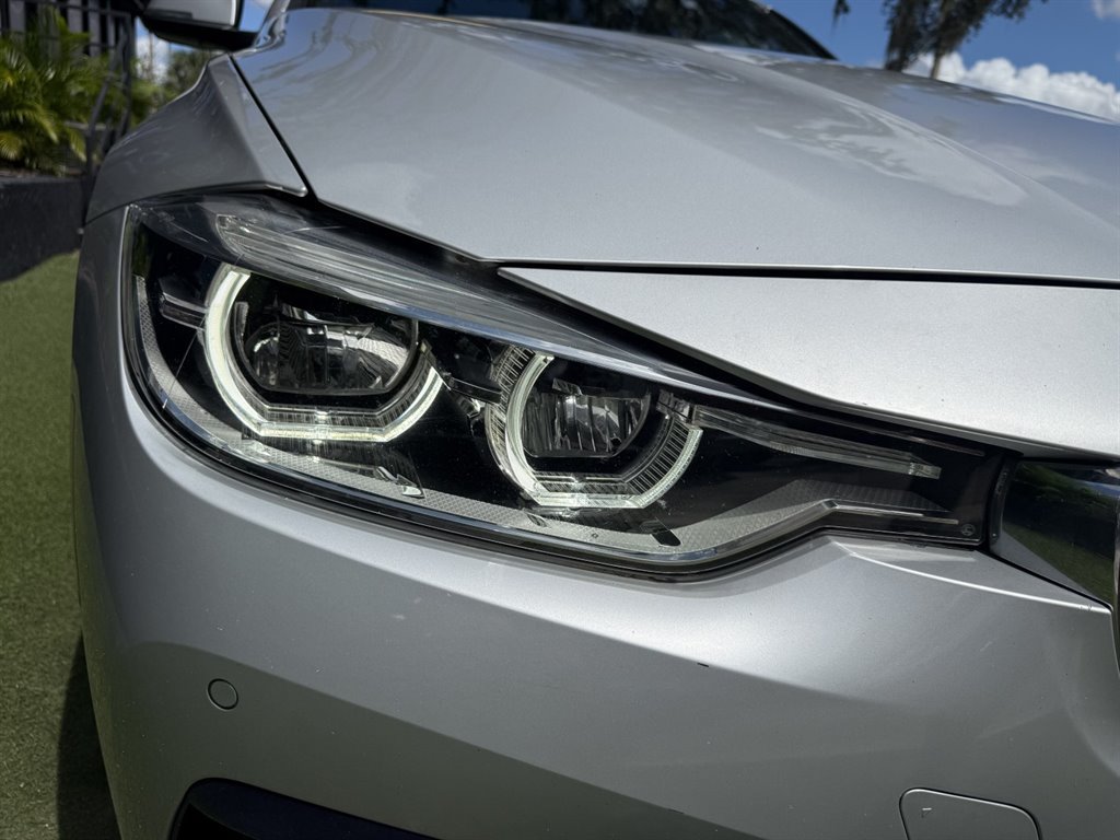 Used 2017 BMW 330i Sedan RWD image 9