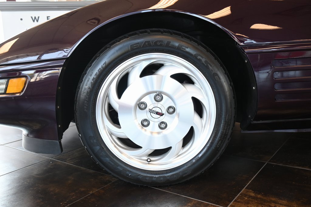 Used 1993 Chevrolet Corvette Coupe image 25