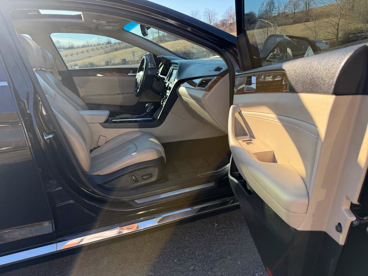 Used 2015 Hyundai Sonata Limited w/ Option Group 05 image 24