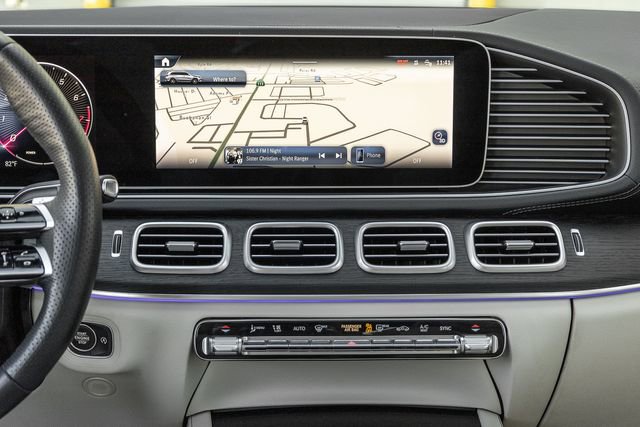 Used 2025 Mercedes-Benz GLS 580 4MATIC image 8