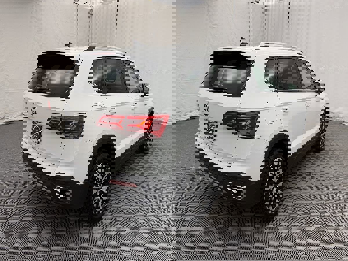 Used 2024 Volkswagen Taos SE FWD image 4