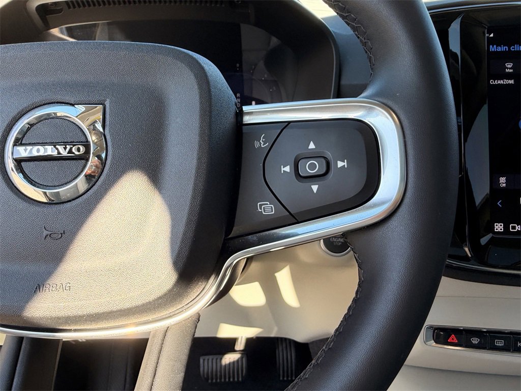 Used 2023 Volvo XC40 B5 Ultimate w/ Protection Package Premier image 17