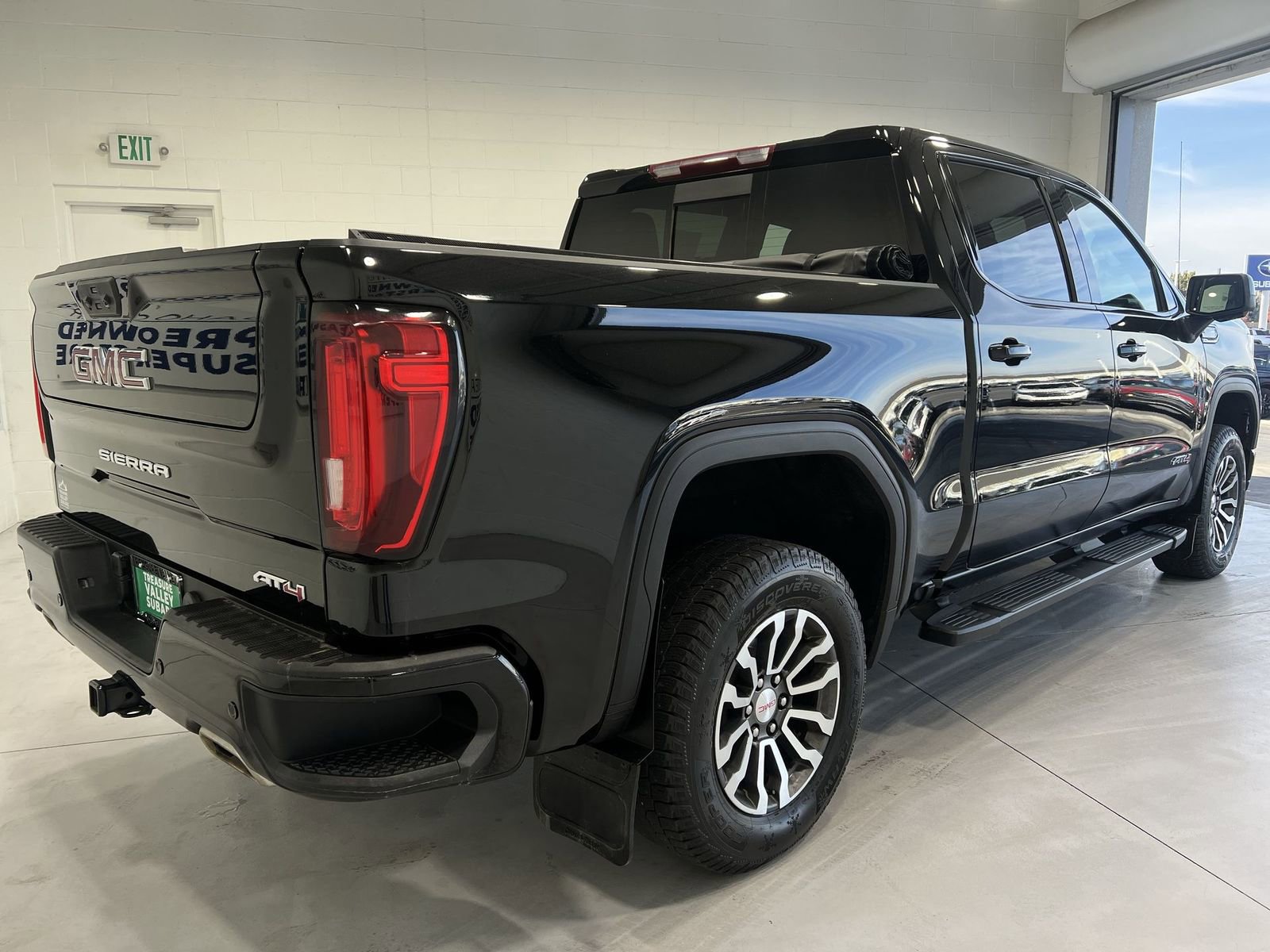 Used 2023 GMC Sierra 1500 AT4 w/ AT4 Premium Package image 8