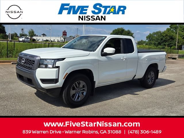 Used 2025 Nissan Frontier SV RWD image 3