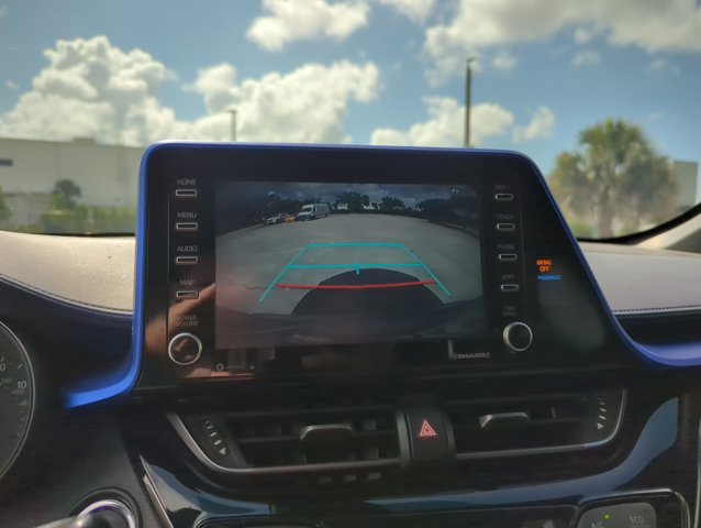 Used 2020 Toyota C-HR XLE FWD image 11
