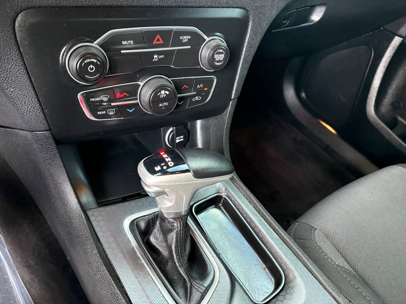 Used 2017 Dodge Charger SXT w/ Navigation & Travel Group image 25