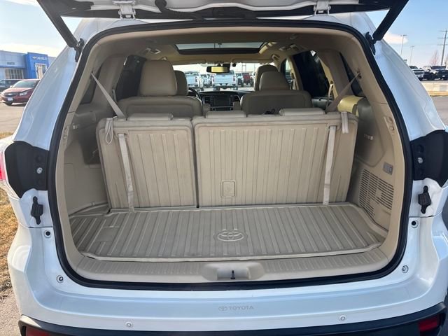 Used 2016 Toyota Highlander Limited image 26