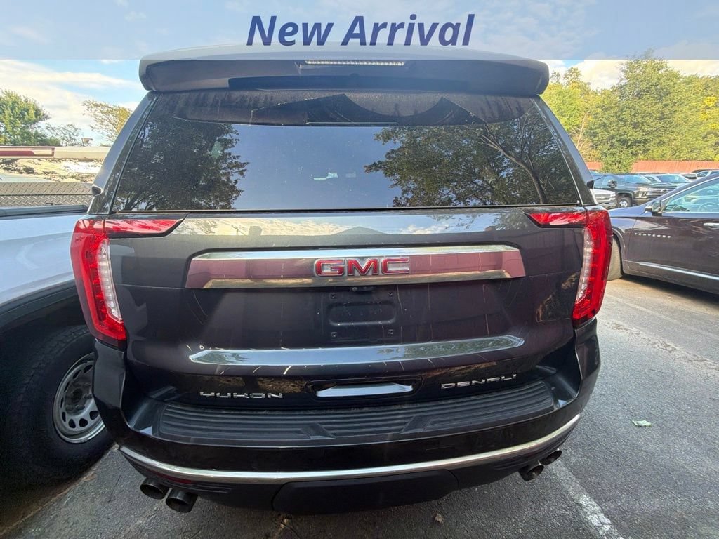 Used 2022 GMC Yukon Denali w/ Denali Premium Package AWD/4WD image 9