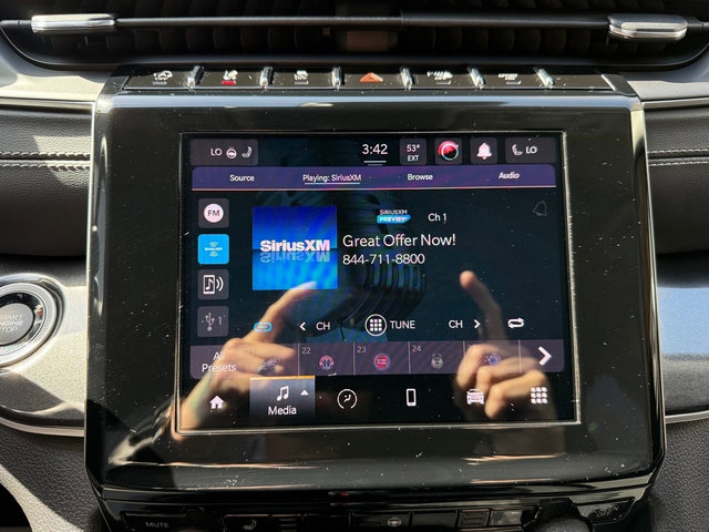 Used 2023 Jeep Grand Cherokee Laredo w/ Luxury Tech Group I image 22