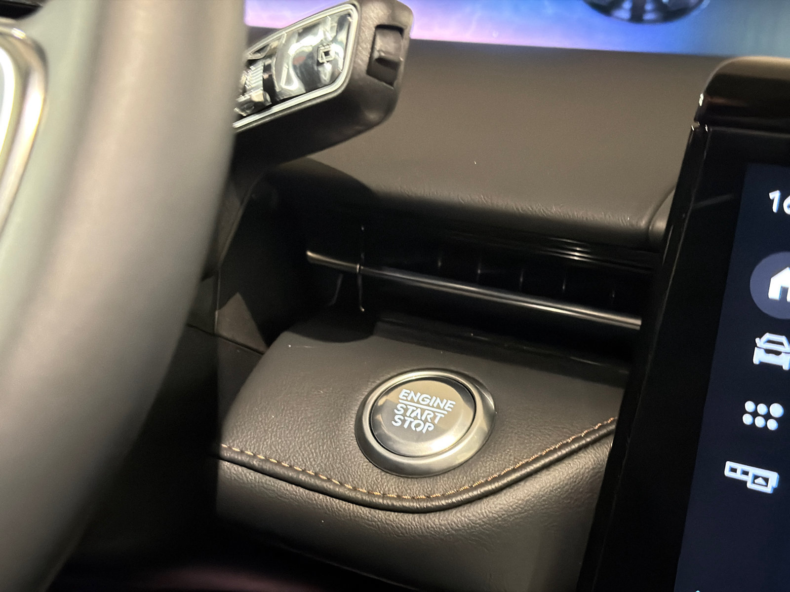 New 2026 Lincoln Nautilus Reserve AWD/4WD image 26