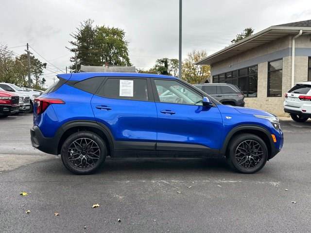 Used 2024 Kia Seltos LX AWD/4WD image 16
