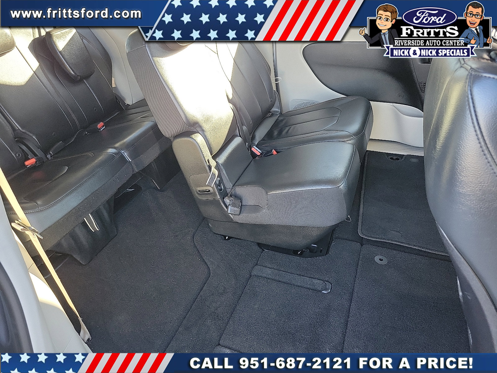 Used 2017 Chrysler Pacifica Touring-L image 16